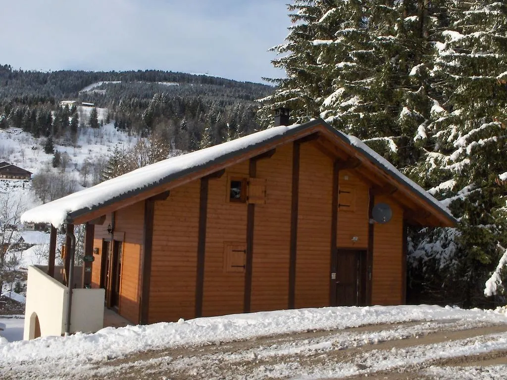 Magnificent Chalet On The Mountain Slopes Les Gets