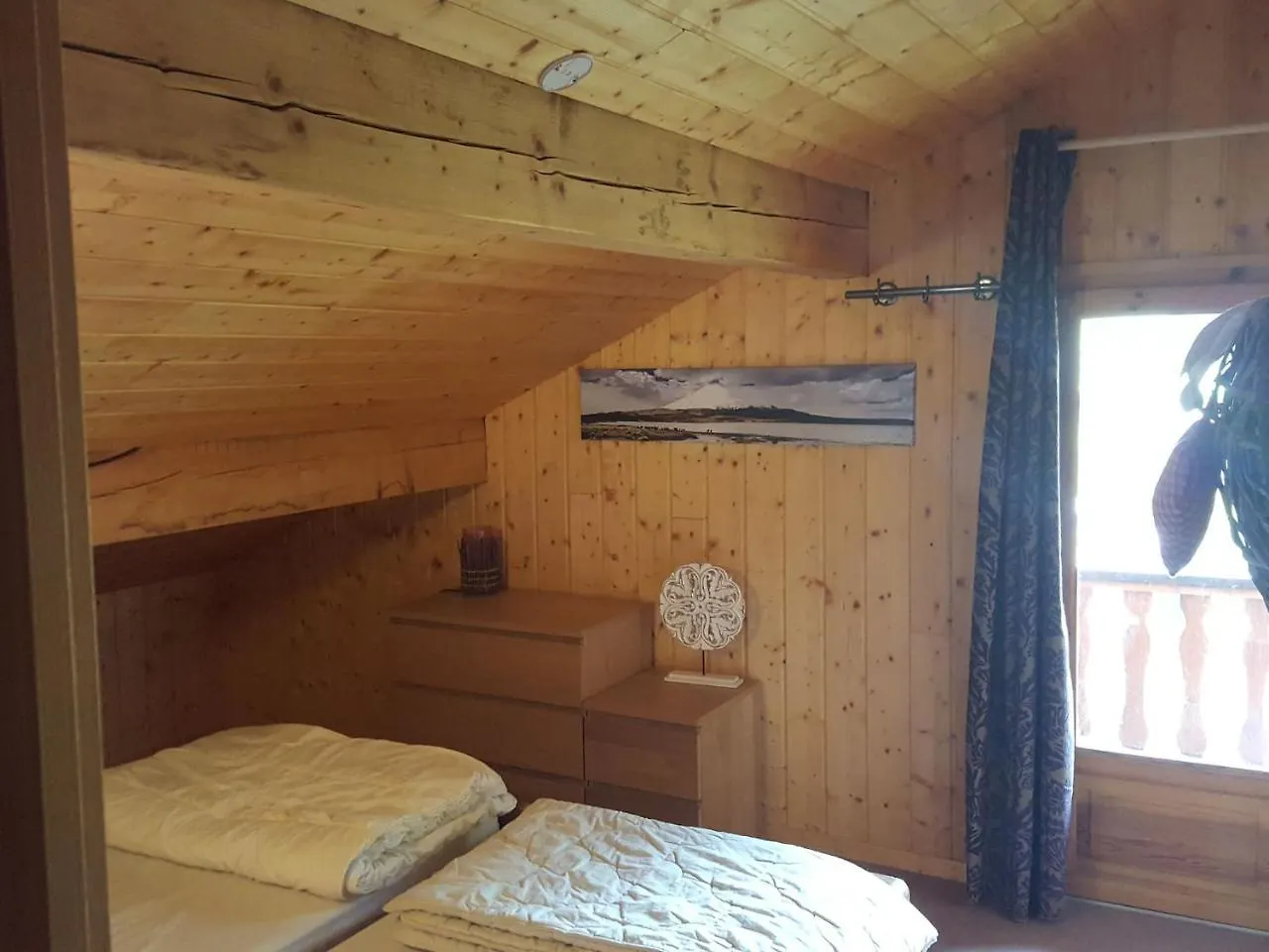 Magnificent Chalet On The Mountain Slopes Les Gets